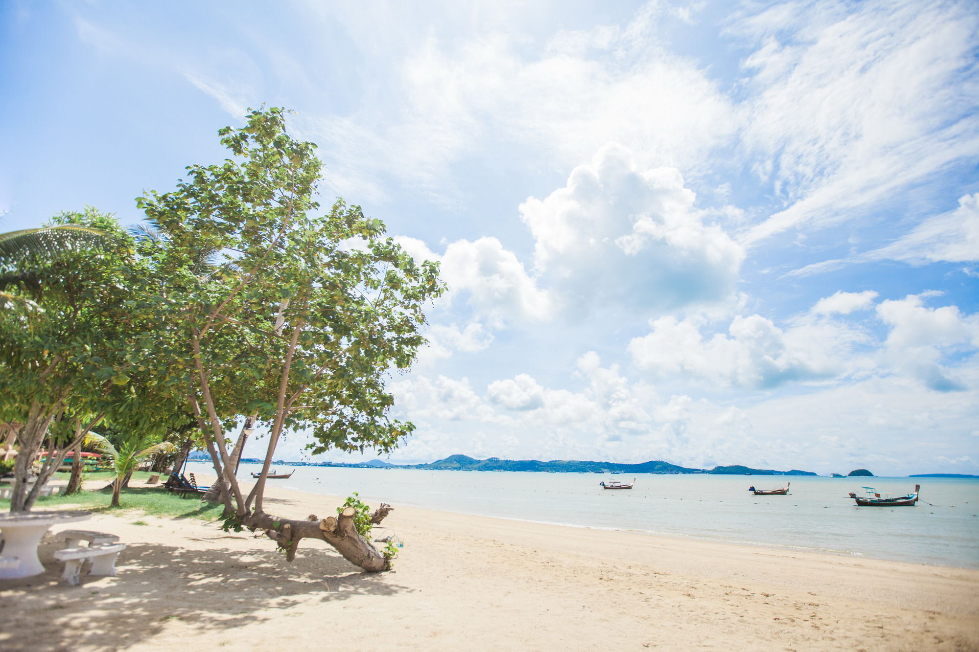 Chalong Beach Hotel Phuket Rawai Exterior foto