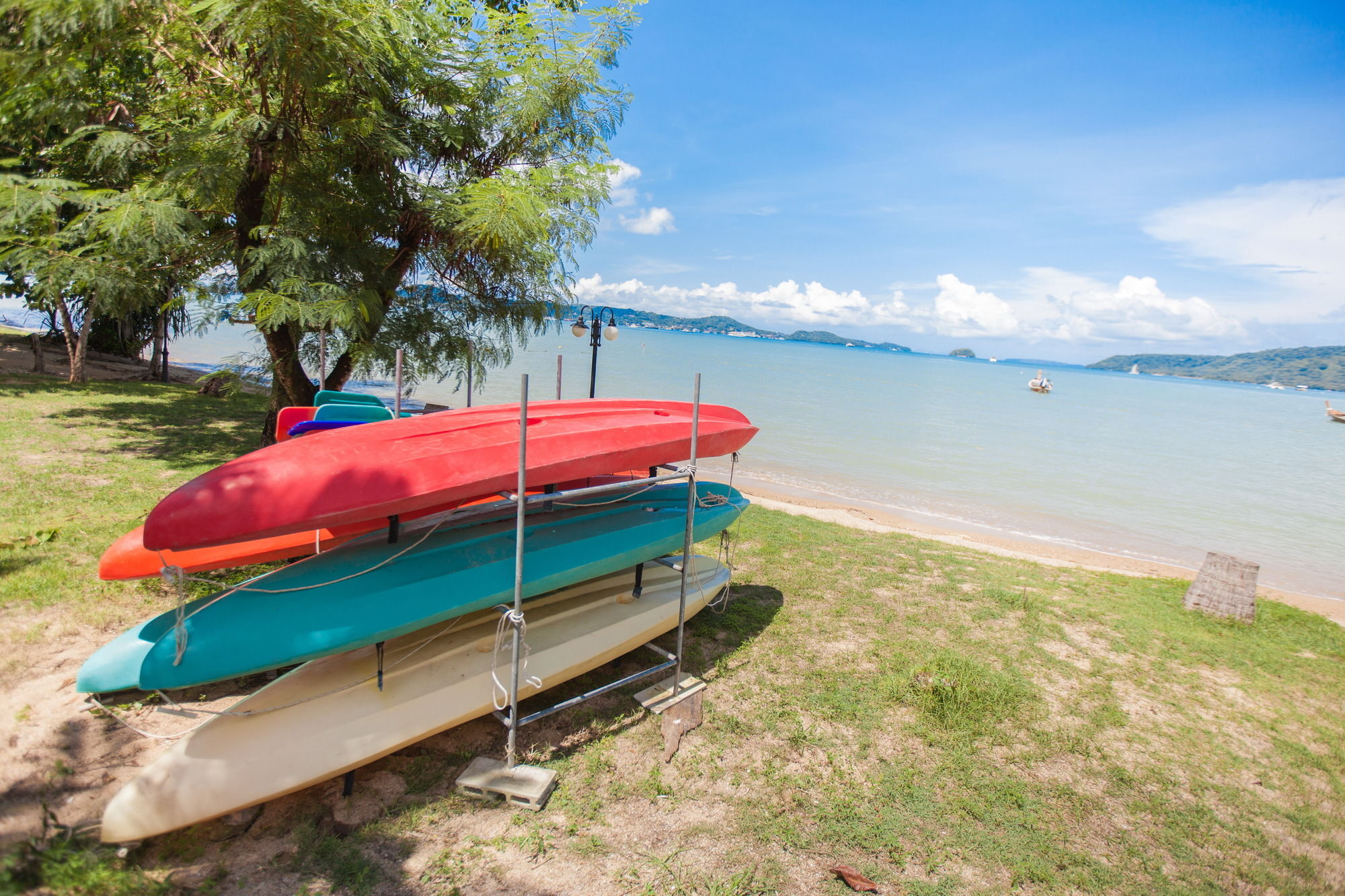 Chalong Beach Hotel Phuket Rawai Exterior foto