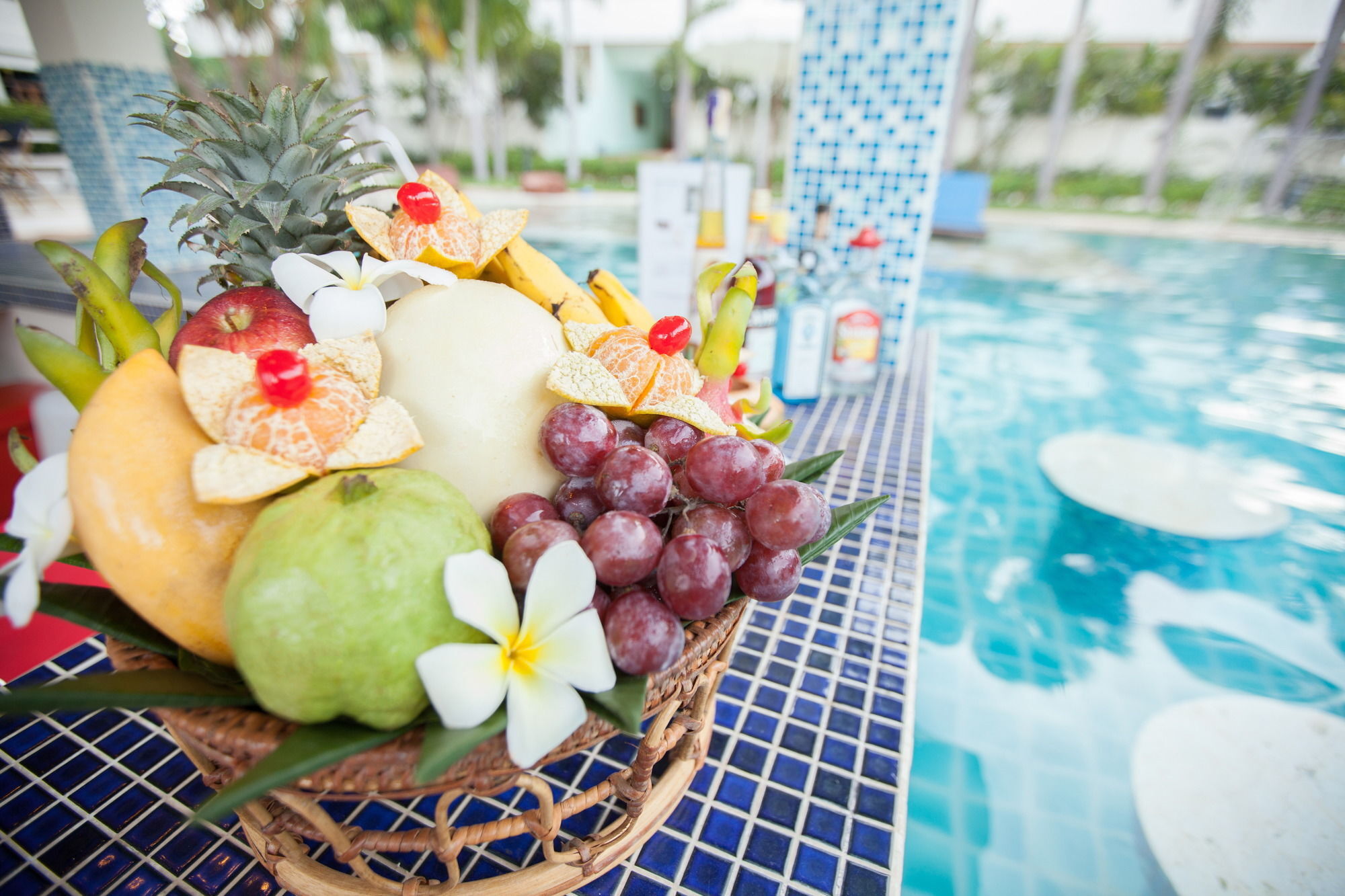 Chalong Beach Hotel Phuket Rawai Exterior foto