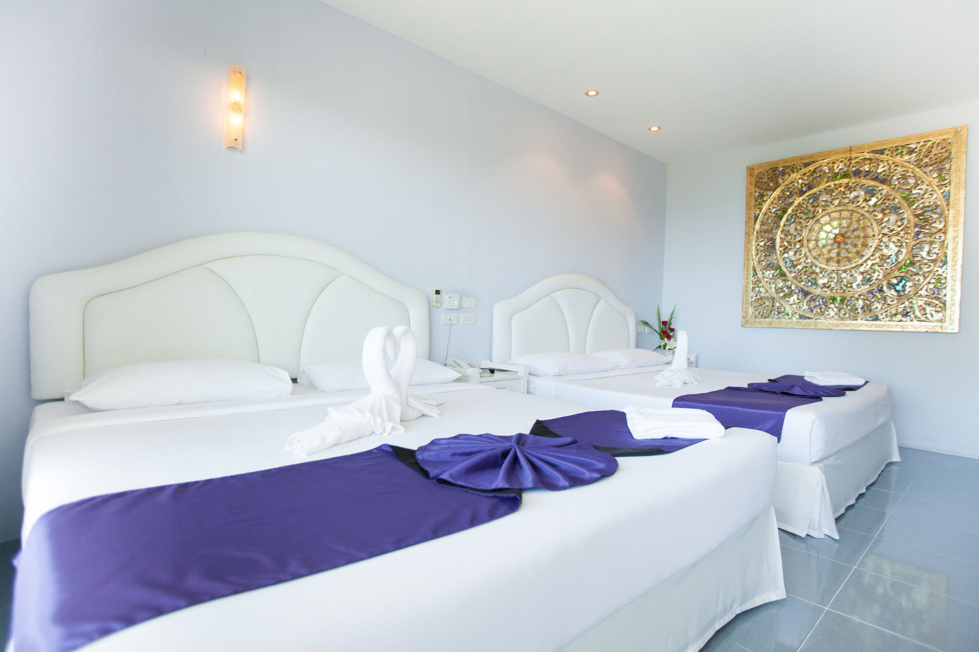 Chalong Beach Hotel Phuket Rawai Exterior foto