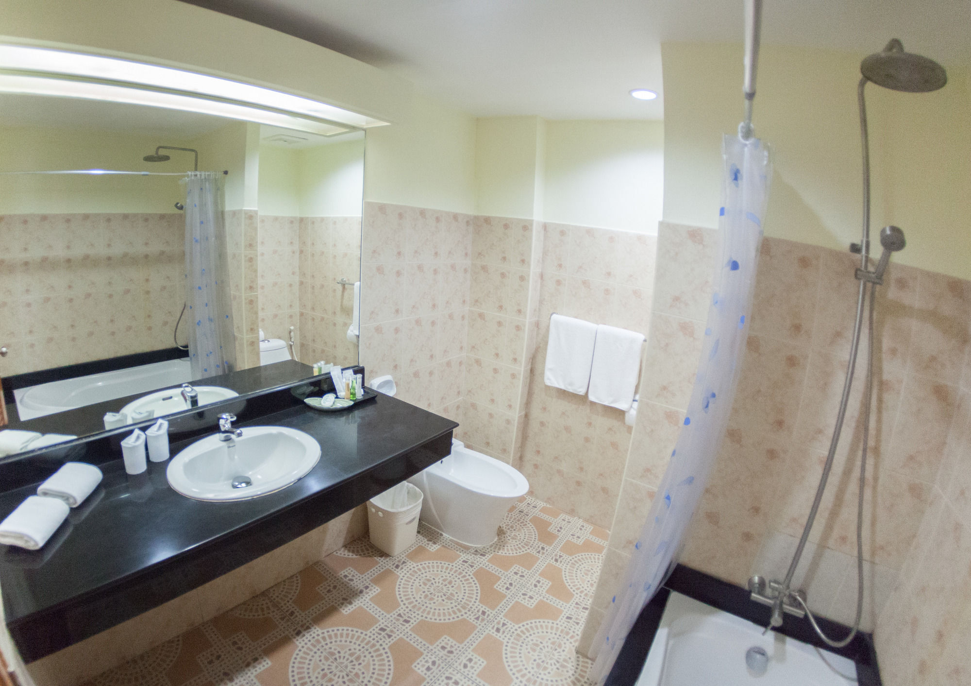 Chalong Beach Hotel Phuket Rawai Exterior foto