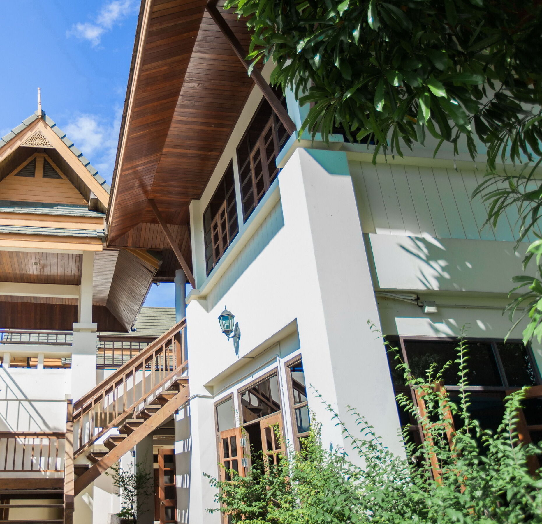 Chalong Beach Hotel Phuket Rawai Exterior foto