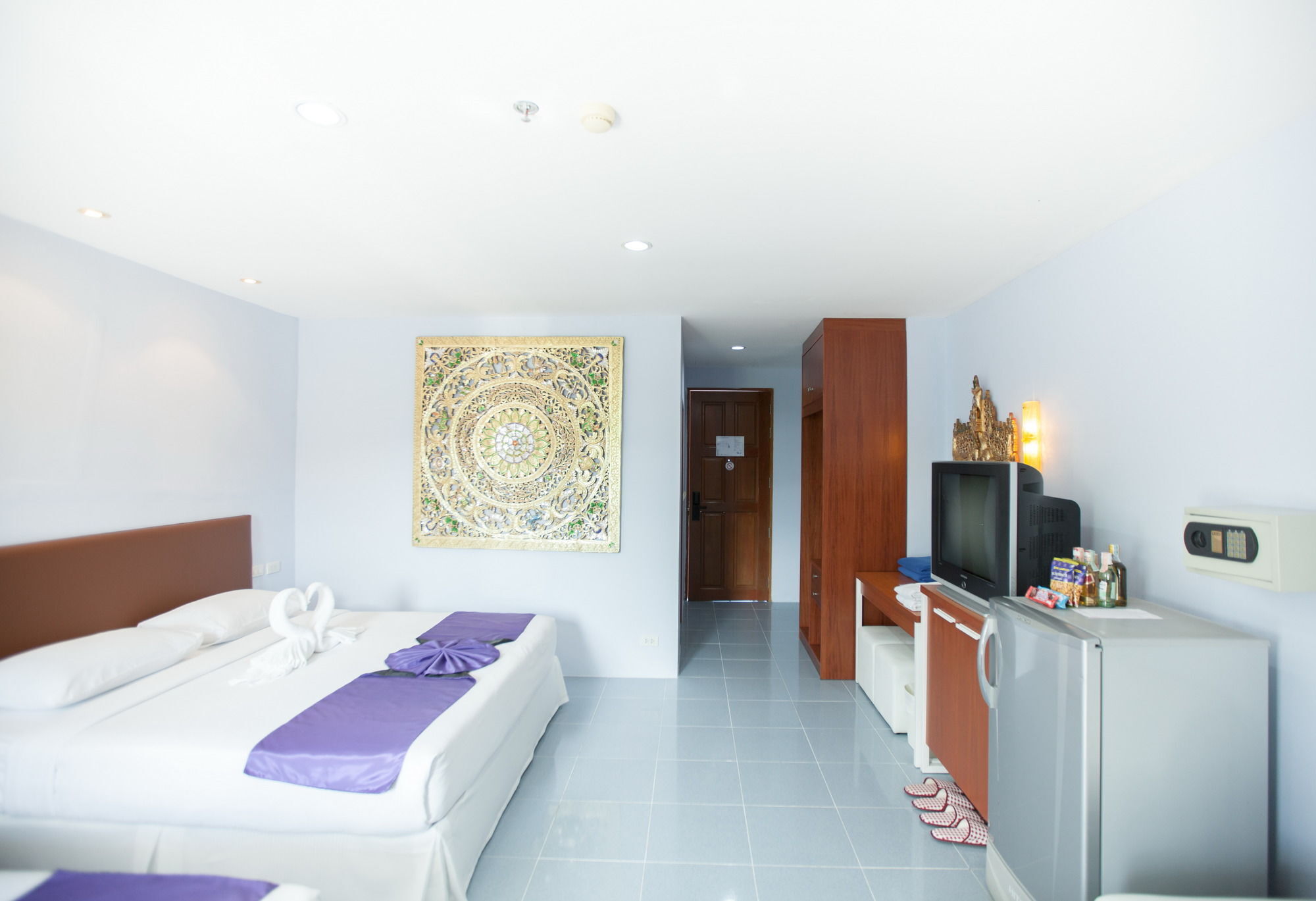 Chalong Beach Hotel Phuket Rawai Exterior foto
